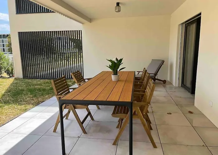 Luxury Lakeside Geneva Lausanne Rolle